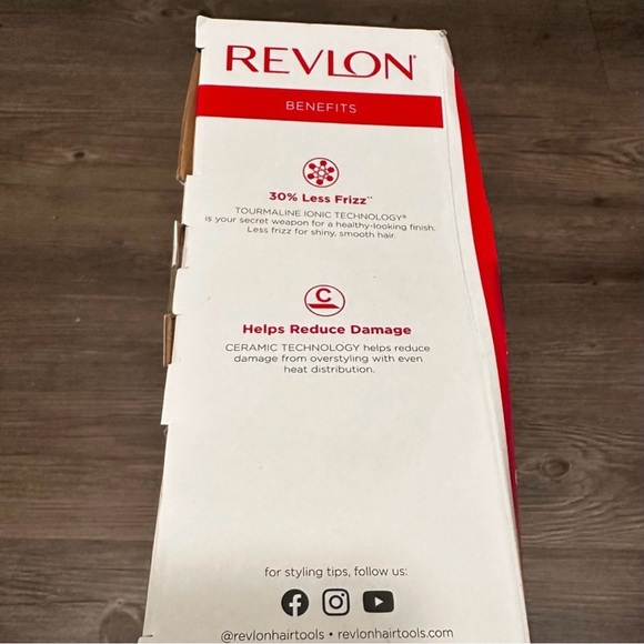 NEW! REVLON One-Step Volumizer Hair Dryer and Hot Air Brush - Picture 7 of 9